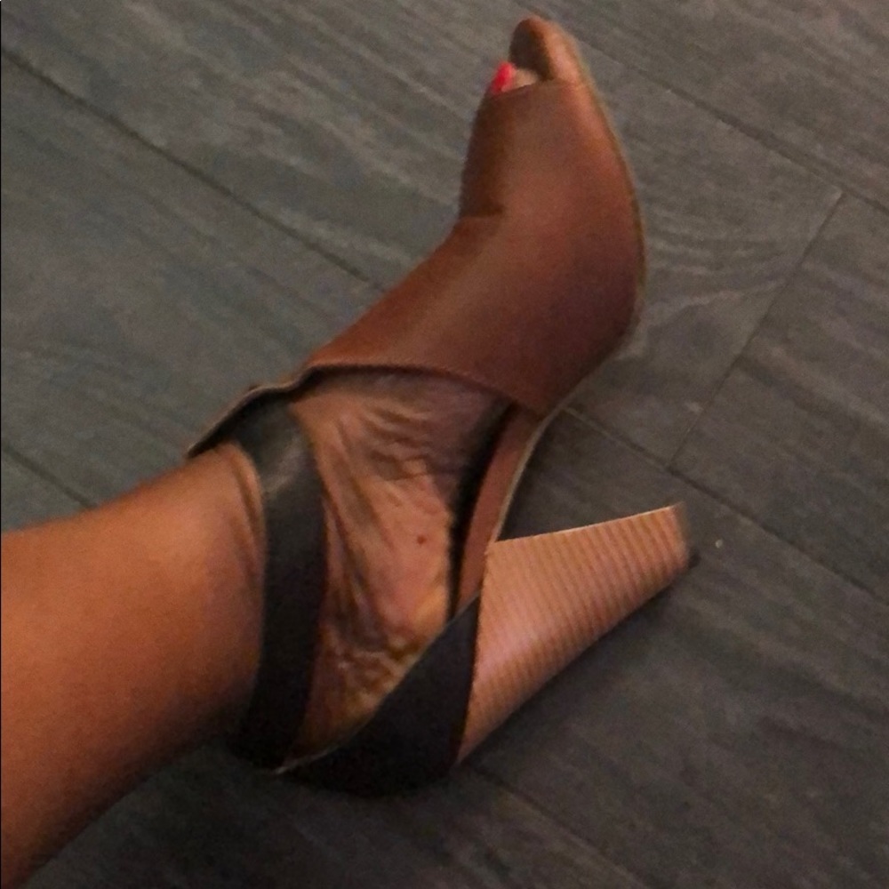 Sandal heels